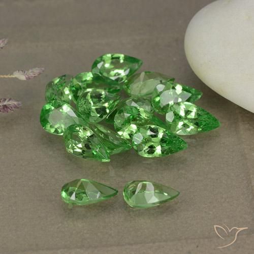 Gemme di Granato Tsavorite Verde brillante naturale da 3.33 ct, Forma a pera, VS