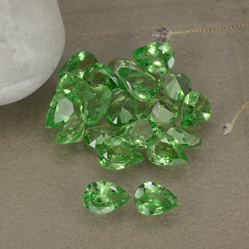Granato tsavorite naturale verde da 2,99 ct, taglio a pera, VS