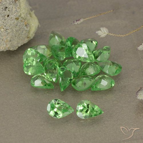 2.85ctw Naturale Verde acceso Granato Tsavorite, Forma a pera, VS