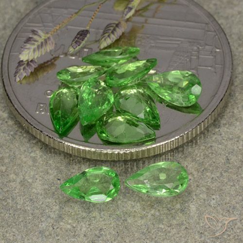 Gemme di granato tsavorite verde medio naturale da 1,72 ct, taglio a pera, VS