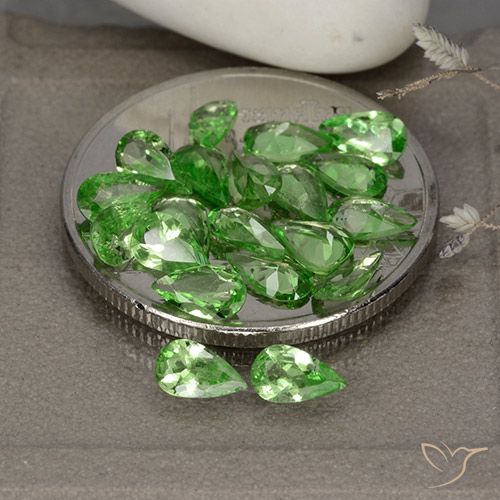 3.04ctw Naturale Verde acceso Granato Tsavorite, Forma a pera, VS
