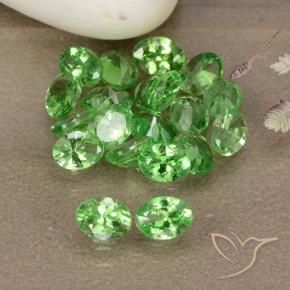Gemme di Granato Tsavorite Verde medio naturale da 3.77 ct, Ovale, VS