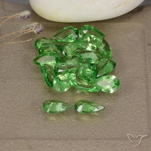 Gemme di Granato Tsavorite Verde medio naturale da 3.47 ct, Forma a pera, VS