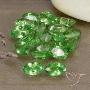 Gemme di Granato Tsavorite Verde intenso naturale da 4.86 ct, Ovale, VS