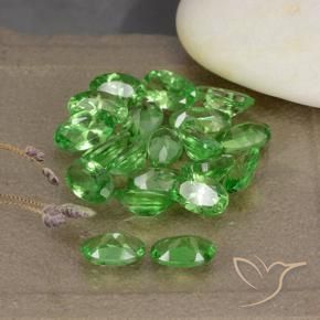 Gemme di Granato Tsavorite Verde intenso naturale da 4.86 ct, Ovale, VS