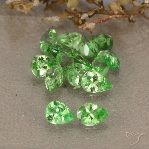 2.56ctw Naturale Verde acceso Granato Tsavorite, Forma a pera, VS