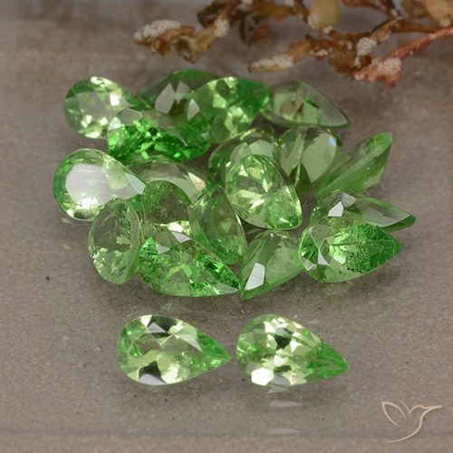 Granato tsavorite naturale verde da 4,77 ct, taglio a pera, VS