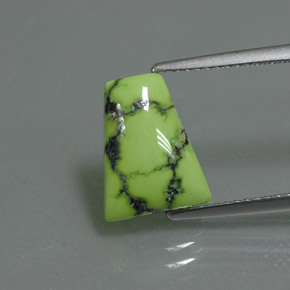 Turchese naturale verde da 2,62 ct, forma fantasia, opaco