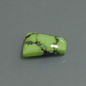 Turchese naturale verde da 2,62 ct, forma fantasia, opaco