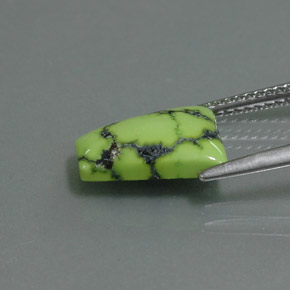 Turchese naturale verde da 2,62 ct, forma fantasia, opaco