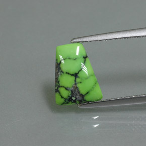 Turchese naturale verde da 1,63 ct, forma fantasia, opaco