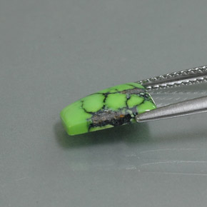 Turchese naturale verde da 1,63 ct, forma fantasia, opaco
