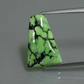 Turchese naturale verde da 2,84 ct, forma fantasia, opaco