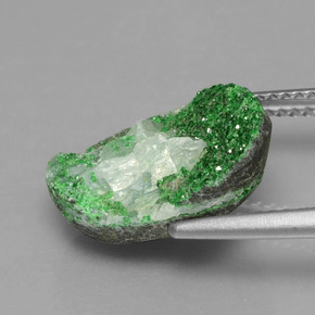 Drusa di uvarovite naturale verde da 8,99 ct, forma fantasia, opaco