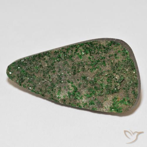 Uvarovite Granato Drusy Deep Earthy Green naturale da 72.20 ct, Taglio a fantasia, Opaco
