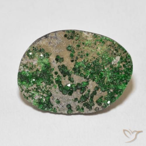 16.55ct Naturale Deep Earthy Green Uvarovite Granato Drusy, Taglio a fantasia, Opaco