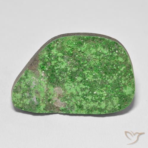 59.54ct Naturale Verde lime Uvarovite Granato Drusy, Taglio a fantasia, Opaco