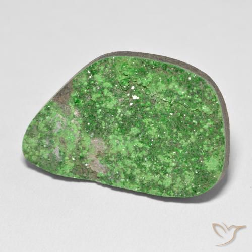 Uvarovite Granato Drusy Verde lime naturale da 59.54 ct, Taglio a fantasia, Opaco