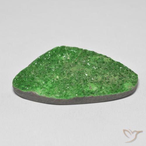 Uvarovite Granato Drusy Verde naturale da 74.64 ct, Taglio a fantasia, Opaco