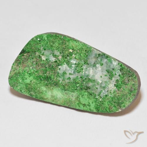 Uvarovite Granato Drusy Verde medio naturale da 50.60 ct, Taglio a fantasia, Opaco