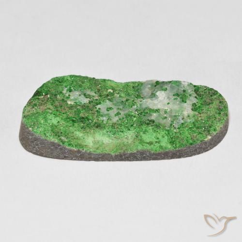 Uvarovite Granato Drusy Verde medio naturale da 50.60 ct, Taglio a fantasia, Opaco