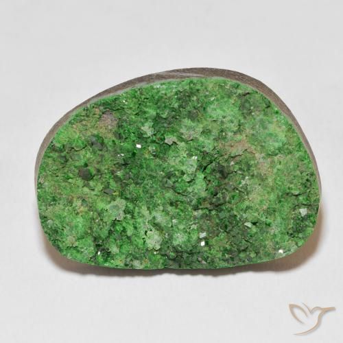 46.78ct Naturale Verde medio Uvarovite Granato Drusy, Taglio a fantasia, Opaco