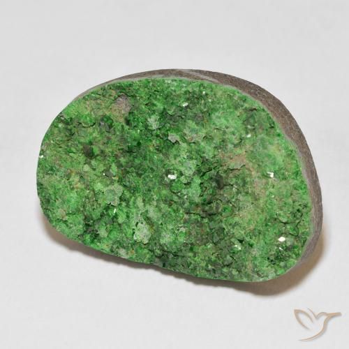 Uvarovite Granato Drusy Verde medio naturale da 46.78 ct, Taglio a fantasia, Opaco