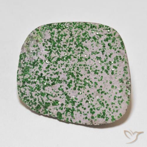 Uvarovite Granato Drusy Verde Salvia Chiaro naturale da 73.43 ct, Taglio a fantasia, Opaco
