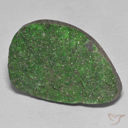 Uvarovite Granato Drusy Verde Pino naturale da 52.11 ct, Taglio a fantasia, Opaco