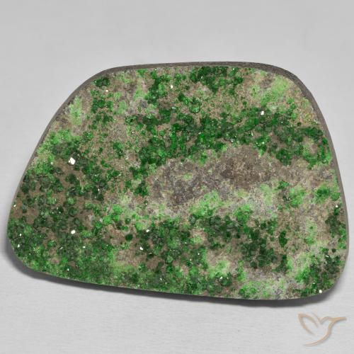 78.55ct Naturale Verde Pino Uvarovite Granato Drusy, Taglio a fantasia, Opaco