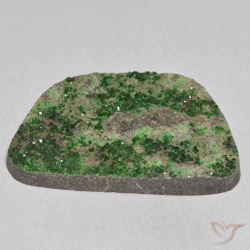 Uvarovite Granato Drusy Verde Pino naturale da 78.55 ct, Taglio a fantasia, Opaco