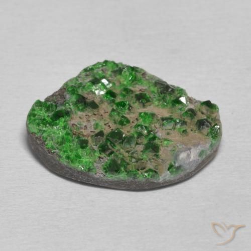 Uvarovite Granato Drusy Verde scuro naturale da 12.73 ct, Taglio a fantasia, Opaco
