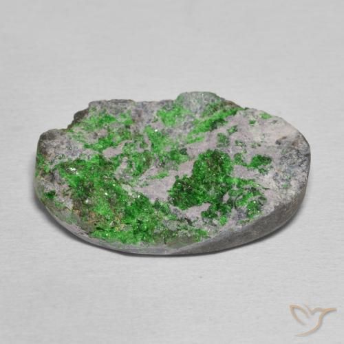 Uvarovite Granato Drusy Verde lime naturale da 24.70 ct, Ovale, Opaco