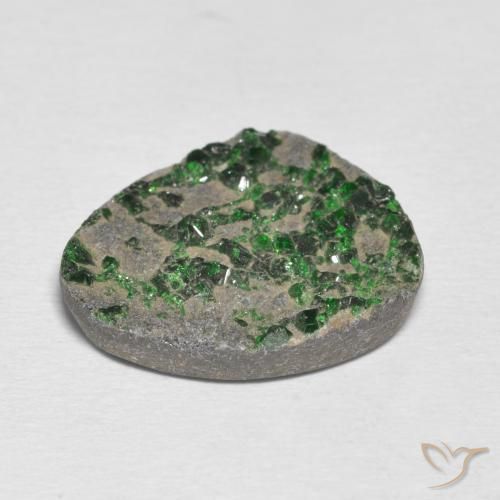 Uvarovite Granato Drusy Verde Pino Pallido naturale da 15.49 ct, Taglio a fantasia, Opaco