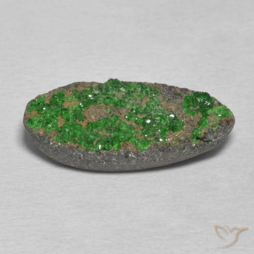Uvarovite Granato Drusy Verde scuro naturale da 7.42 ct, Ovale, Opaco