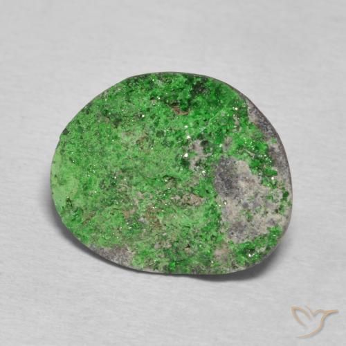 Uvarovite Granato Drusy Verde medio naturale da 9.94 ct, Taglio a fantasia, Opaco