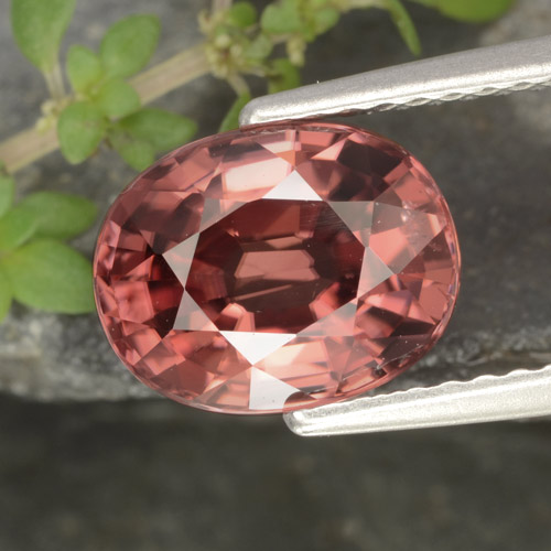 Zircone naturale rosso da 3,16 ct, taglio ovale, VS