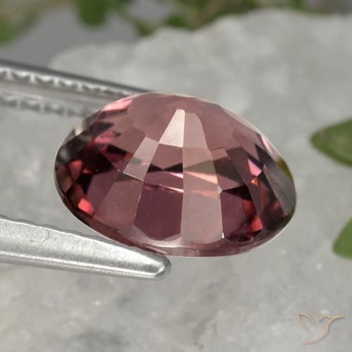 Zircone Rosso scuro naturale da 2.94 ct, Ovale, VVS-VS